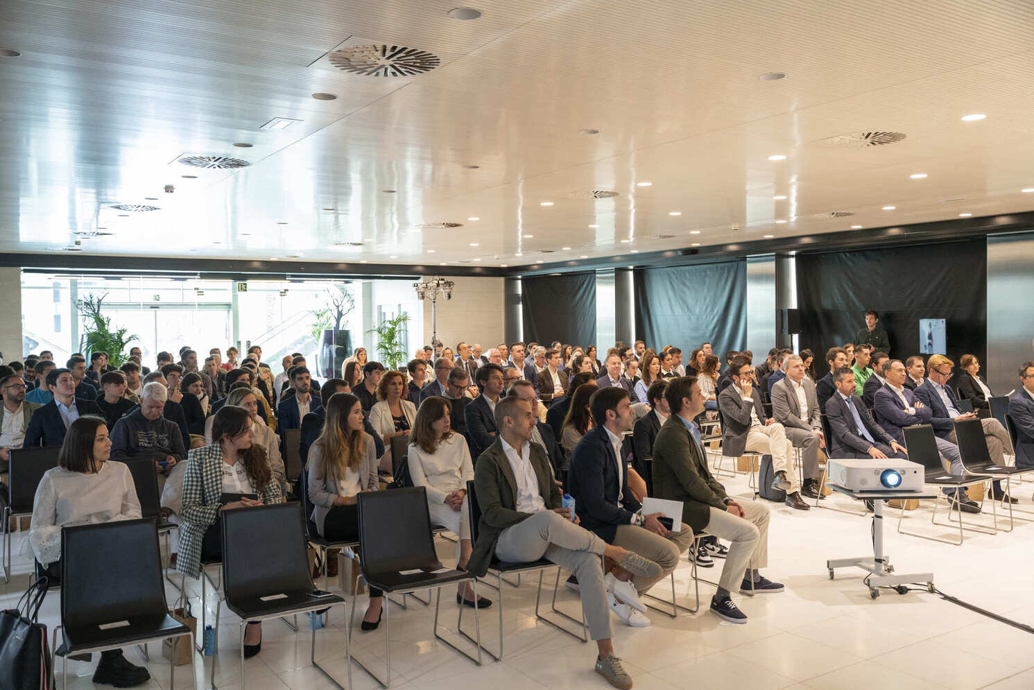 Más de 200 empresarios y profesionales asisten al Transforma22, el evento tecnológico de Exponentia celebrado en el hotel Las Arenas de Valencia