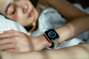 Tecnología para dormir mejor: apps y dispositivos que funcionan (de verdad)