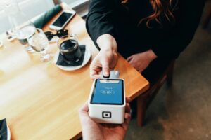 Inteligencia artificial y ventas: cómo usar la IA para priorizar clientes y vender mejor