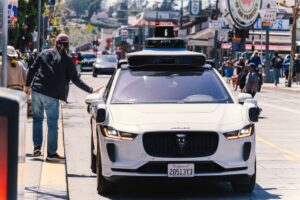 Waymo recurre a Toyota para suministrar robotaxis para Japón y el Reino Unido.